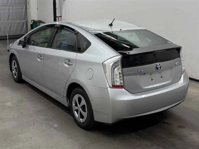 TOYOTA PRIUS PHV