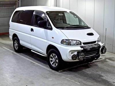 MITSUBISHI DELICA SPACE GEAR