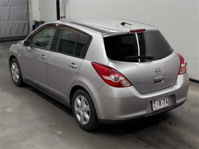 NISSAN TIIDA