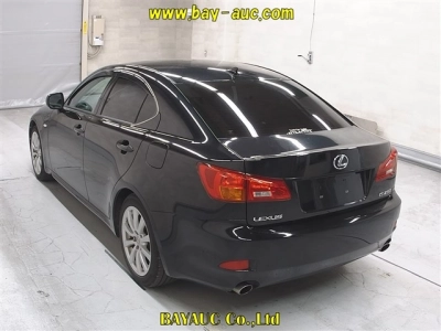 LEXUS IS