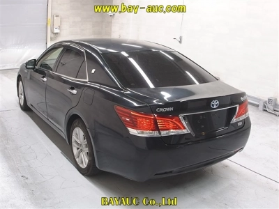 TOYOTA CROWN HYBRID
