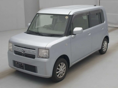 TOYOTA PIXIS SPACE
