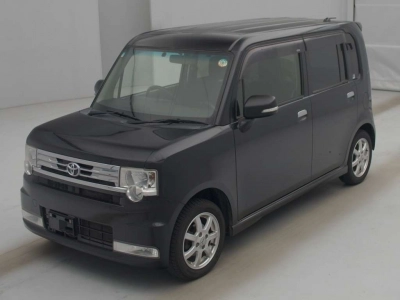 TOYOTA PIXIS SPACE