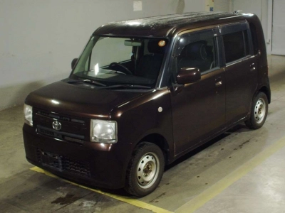 TOYOTA PIXIS SPACE