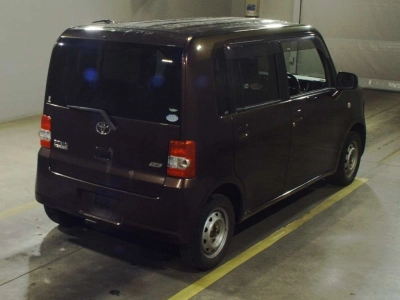 TOYOTA PIXIS SPACE