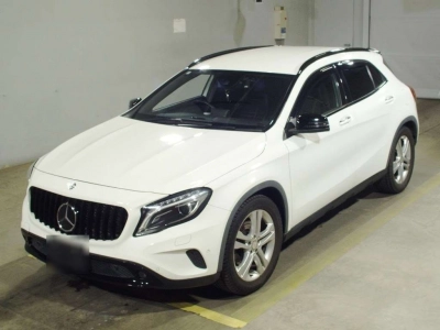 MERCEDES BENZ GLA