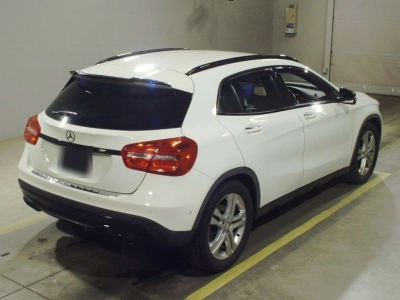 MERCEDES BENZ GLA