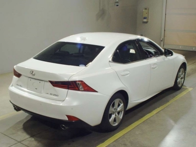 LEXUS IS