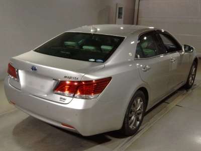 TOYOTA CROWN MAJESTA