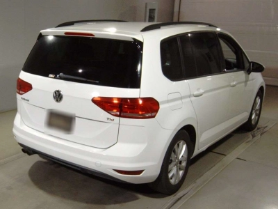 VOLKSWAGEN GOLF TOURAN