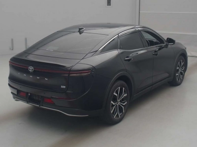 TOYOTA CROWN CROSSOVER