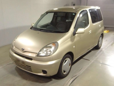 TOYOTA FUN CARGO