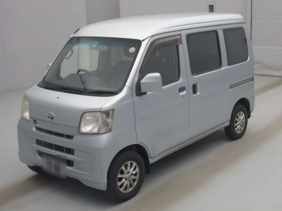 TOYOTA PIXIS VAN