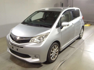SUBARU TREZIA