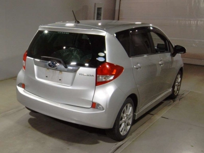 SUBARU TREZIA