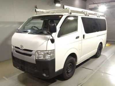 TOYOTA REGIUS VAN