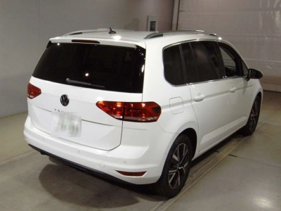 VOLKSWAGEN GOLF TOURAN