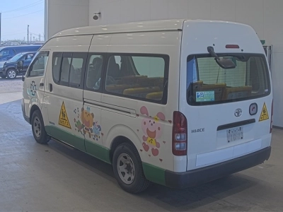 TOYOTA HIACE
