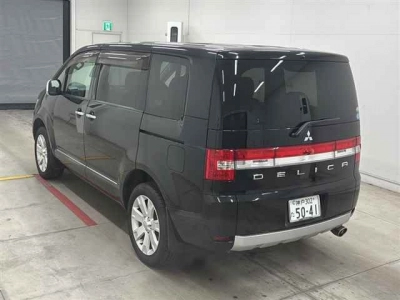 MITSUBISHI DELICA D:5