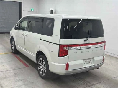 MITSUBISHI DELICA D:5