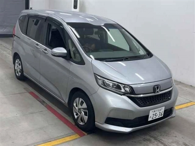 HONDA FREED HYBRID