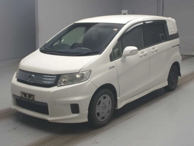 HONDA FREED SPIKE HYBRID