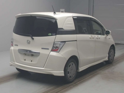HONDA FREED SPIKE HYBRID