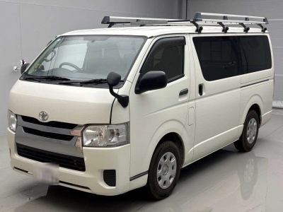 TOYOTA REGIUS VAN