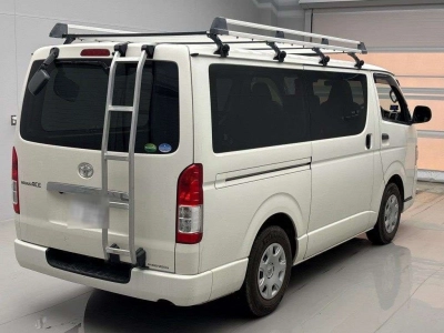 TOYOTA REGIUS VAN