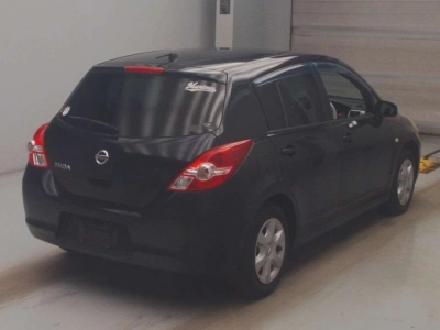 NISSAN TIIDA