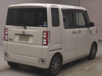 TOYOTA PIXIS MEGA