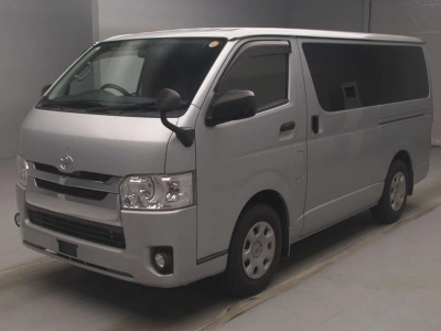 TOYOTA REGIUS VAN