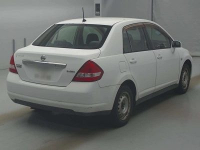 NISSAN TIIDA LATIO