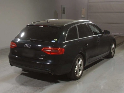 AUDI A4 AVANTE