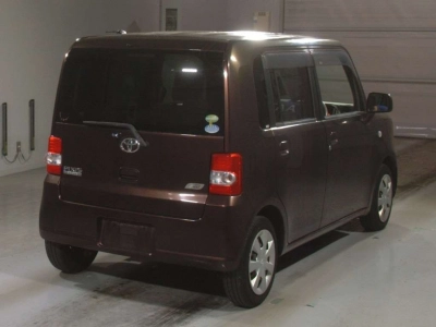 TOYOTA PIXIS SPACE
