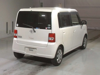 TOYOTA PIXIS SPACE