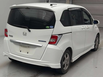 HONDA FREED HYBRID