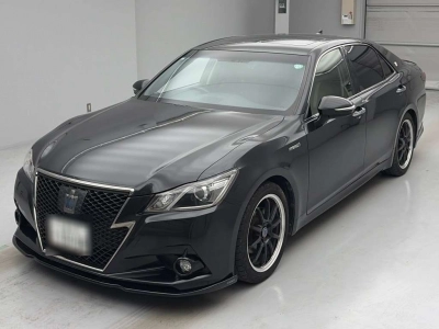 TOYOTA CROWN HYBRID