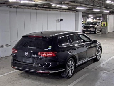 VOLKSWAGEN PASSAT VARIANT