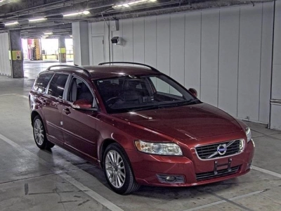 VOLVO V50