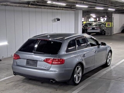 AUDI A4 AVANTE