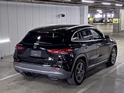 MERCEDES BENZ GLA