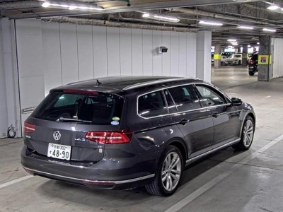 VOLKSWAGEN PASSAT VARIANT