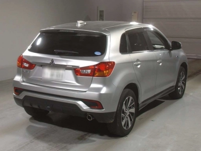 MITSUBISHI RVR