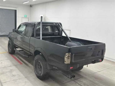 TOYOTA HILUX SPORTS PICK UP