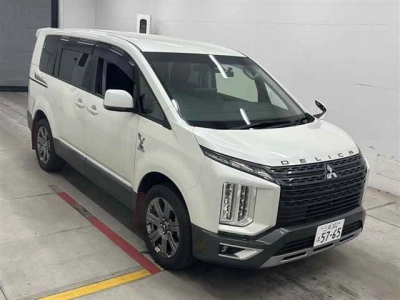 MITSUBISHI DELICA D:5
