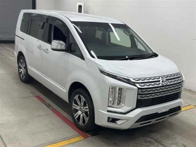 MITSUBISHI DELICA D:5