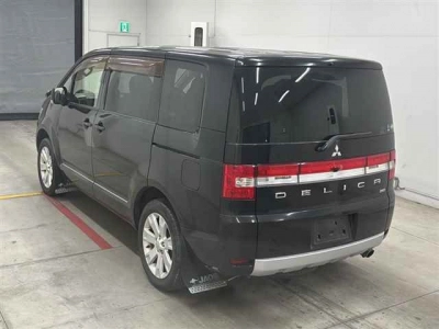 MITSUBISHI DELICA D:5