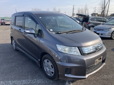 HONDA FREED SPIKE