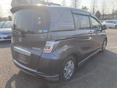 HONDA FREED SPIKE